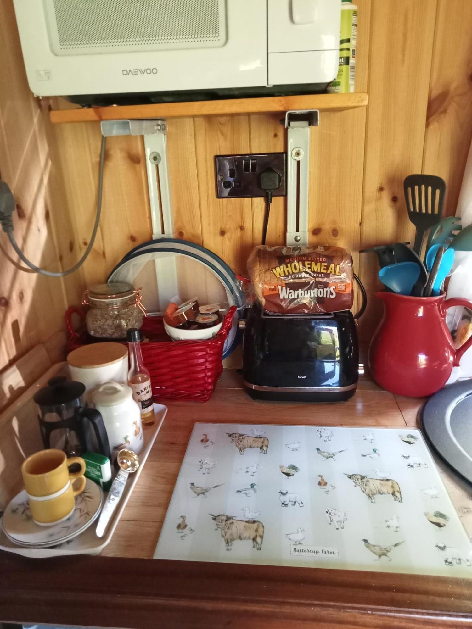 'Morris' The Shepherd'S Hut And Woodland Hot Tub Experience Кармартен Экстерьер фото